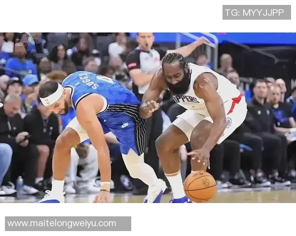 上海篮球队的快速攻防策略与比赛节奏分析探讨